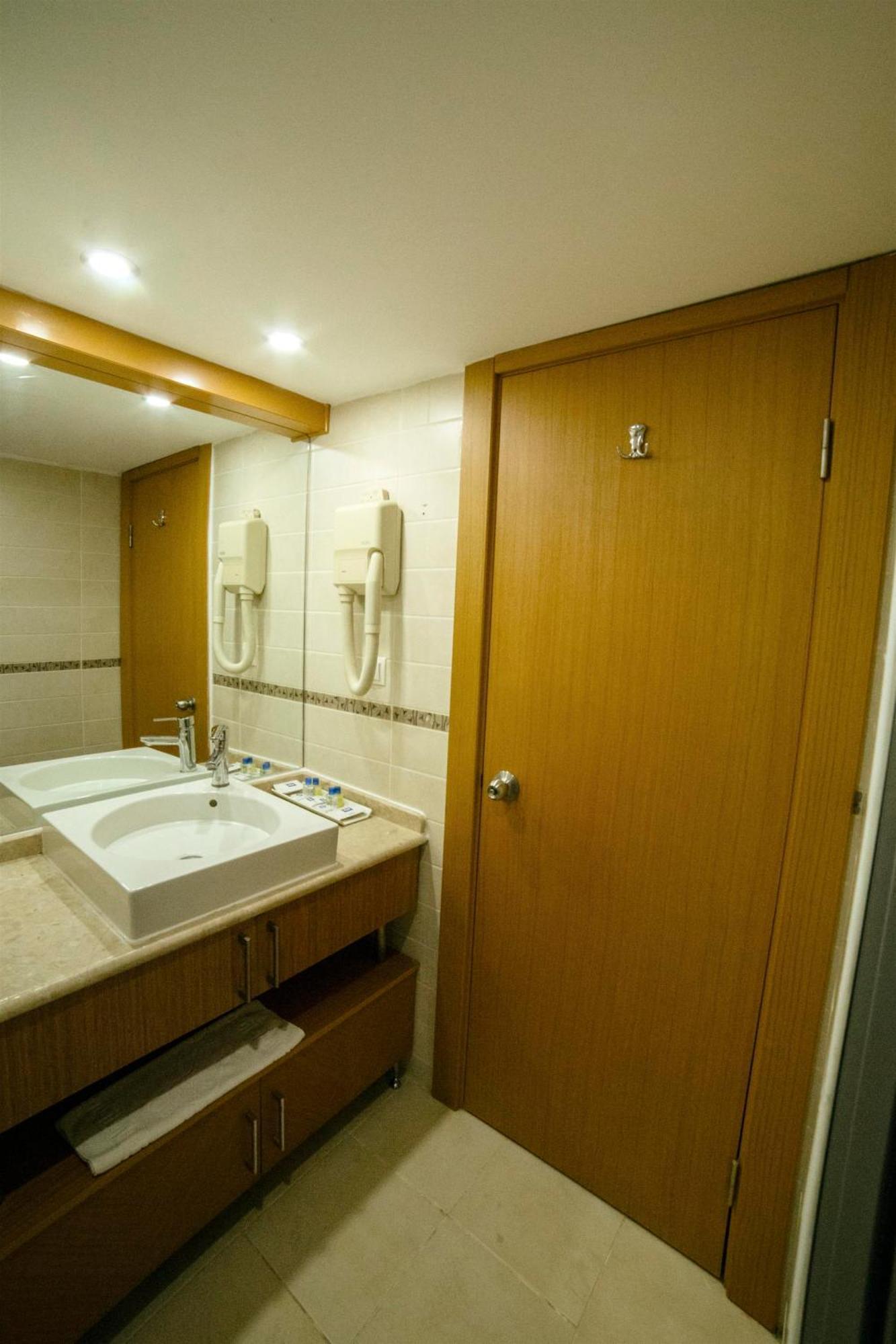 Patalya Lakeside Resort Hotel Golbası Zewnętrze zdjęcie